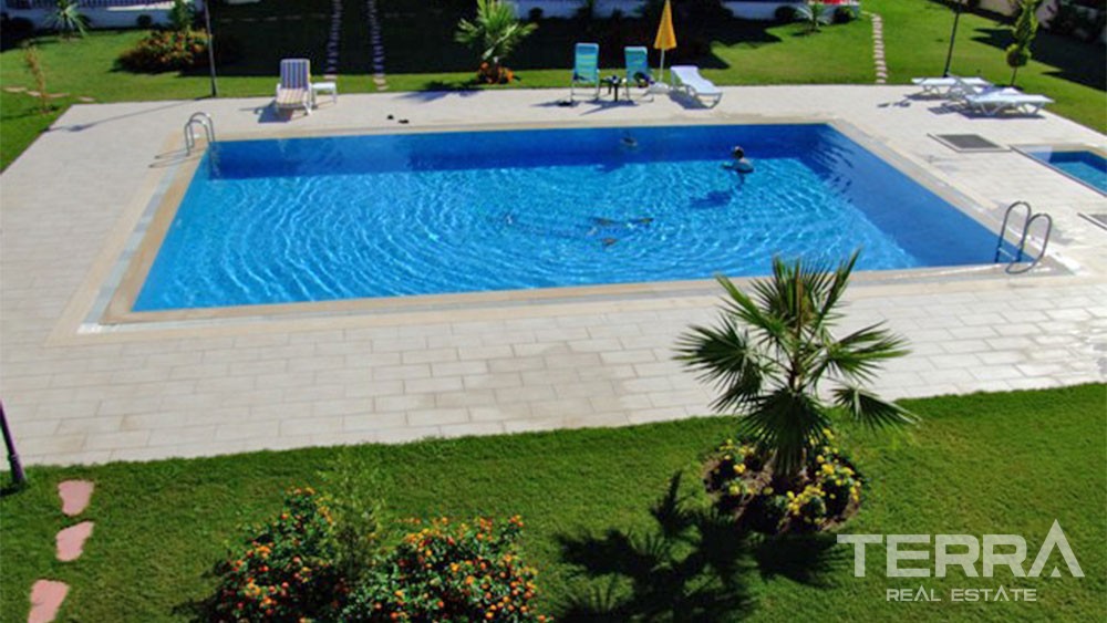 Bargain Kemer Apartment for sale in Çamyuva with a Large Terrace - 26472