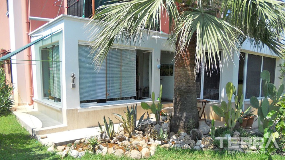 Authentic Turkish House for Sale with Communal Pool in Çamyuva - 26535