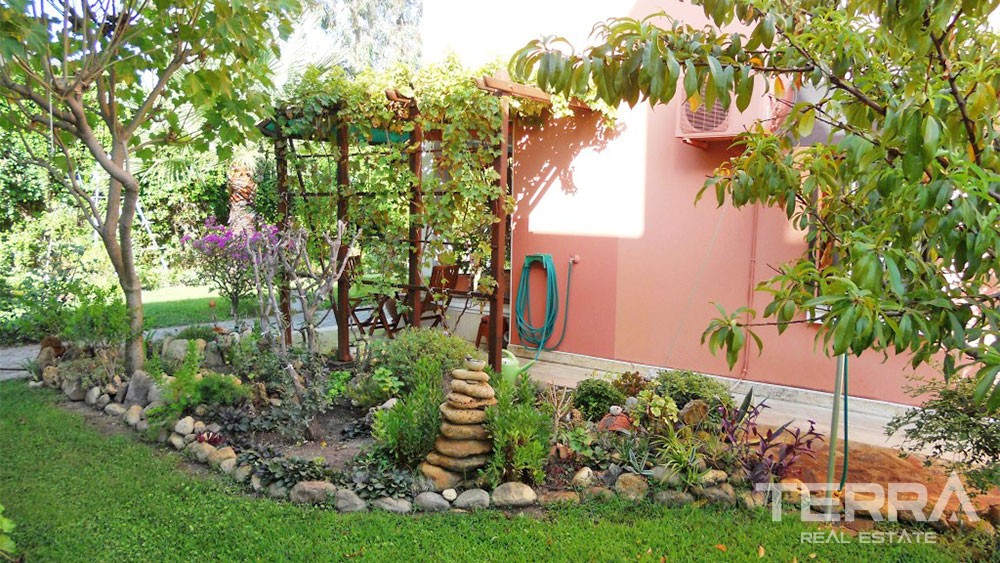 Authentic Turkish House for Sale with Communal Pool in Çamyuva - 26542