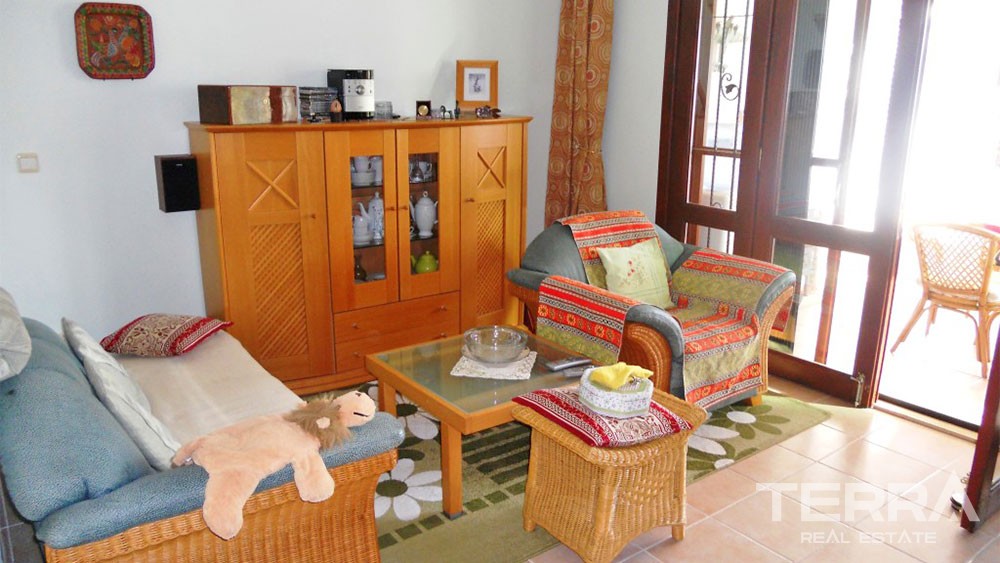 Authentic Turkish House for Sale with Communal Pool in Çamyuva - 26545