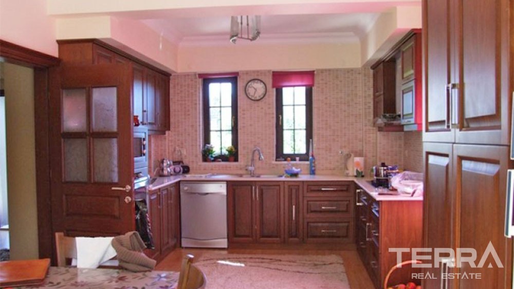 Spacious Kemer Villa for Sale in Çamyuva 1.5 km to the Sea - 26554