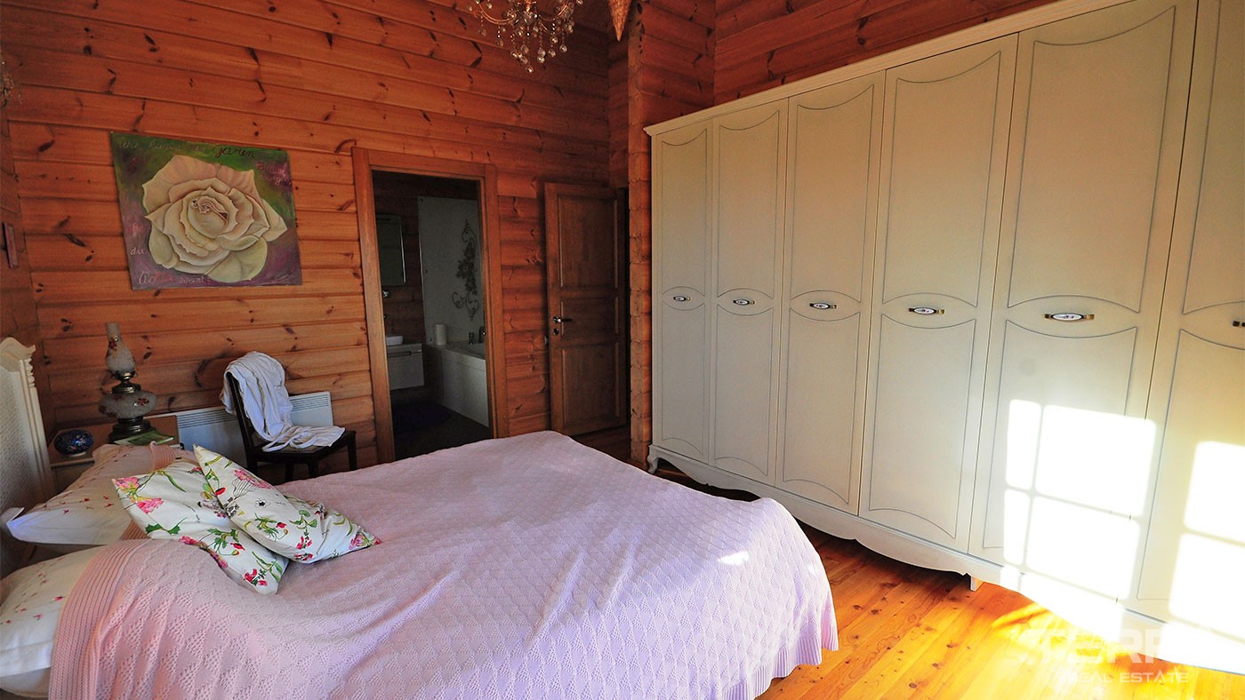 Authentic Wooden House for Sale in Beycik Kemer with Private Garden - 26579