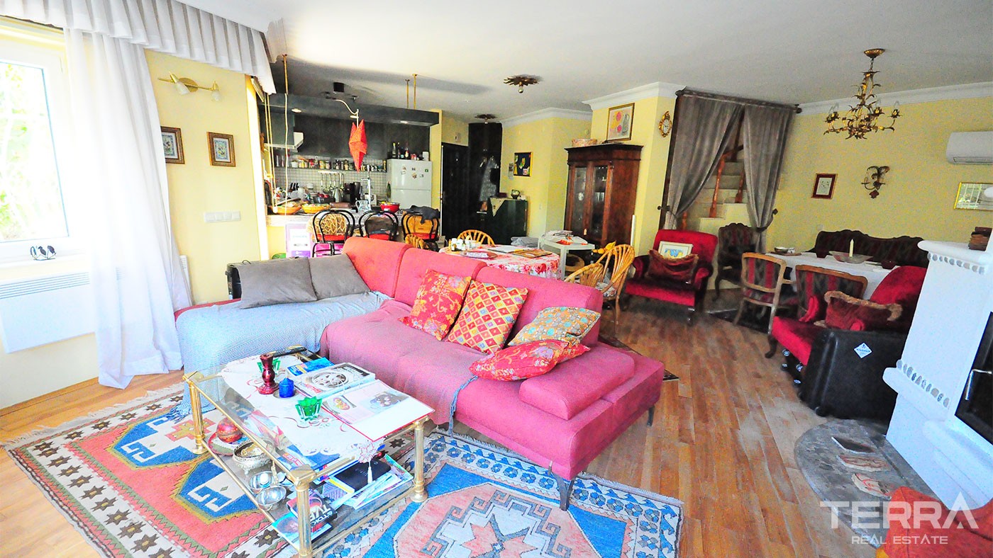 Geräumiges 3stöckiges Einfamilienhaus in Kemer Kiriş mit Naturblick TERRA Real Estate