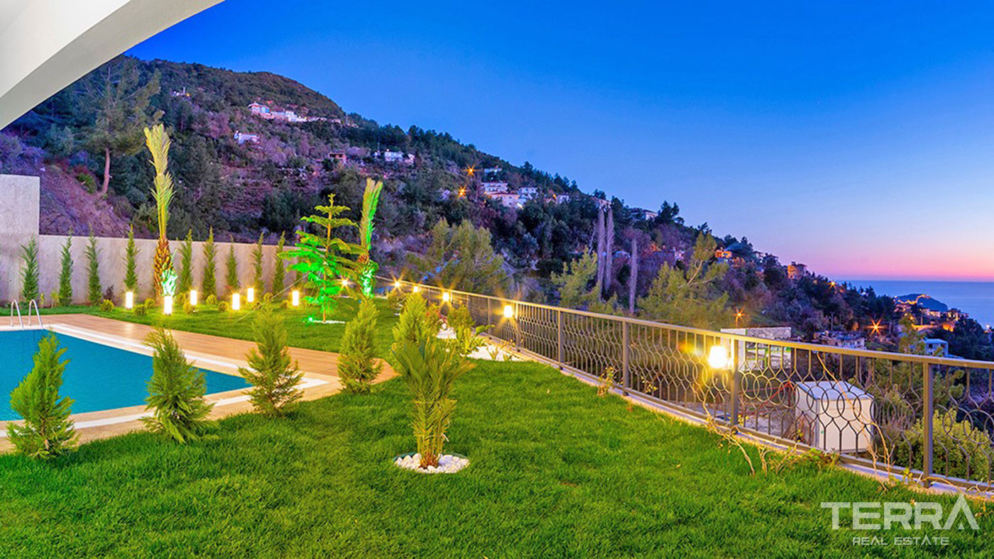 Alanya Luxury Houses for Sale with Sea & Castle View in Bektaş - 50795