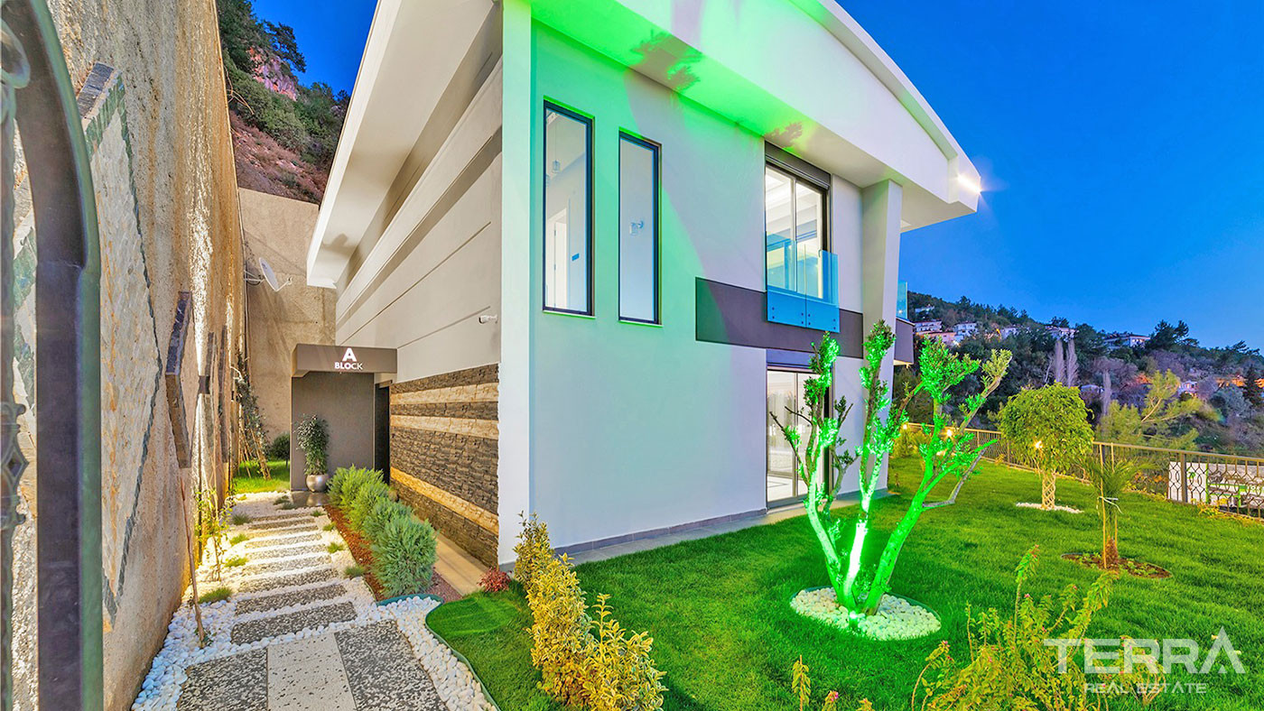 Alanya Luxury Houses for Sale with Sea & Castle View in Bektaş - 50796
