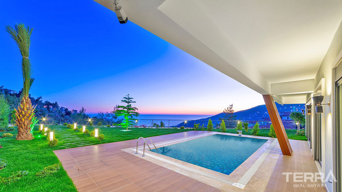 Alanya Luxury Houses for Sale with Sea & Castle View in Bektaş - 50797