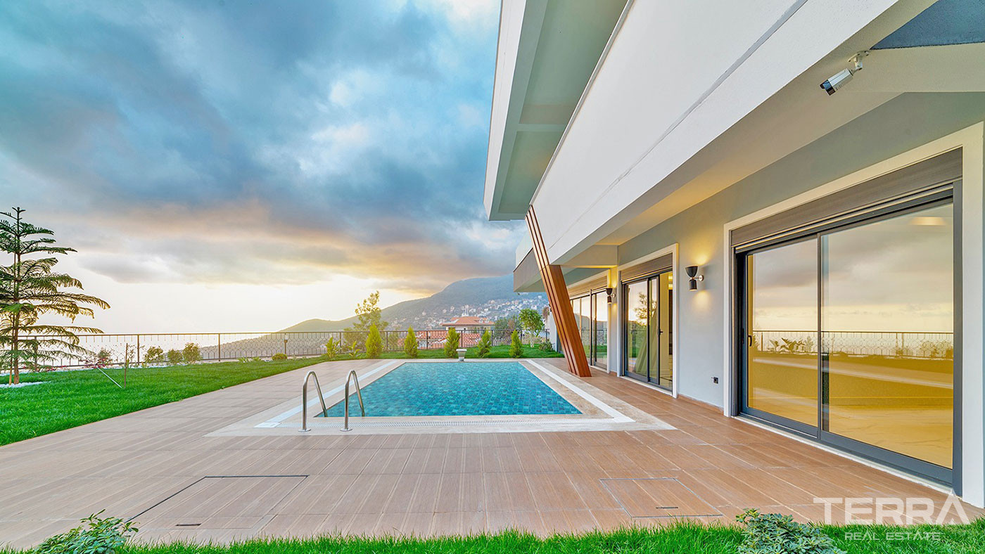 Alanya Luxury Houses for Sale with Sea & Castle View in Bektaş - 50802