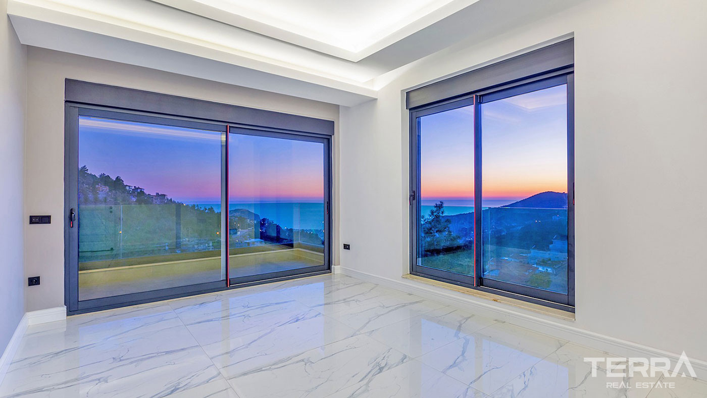 Alanya Luxury Houses for Sale with Sea & Castle View in Bektaş - 50813