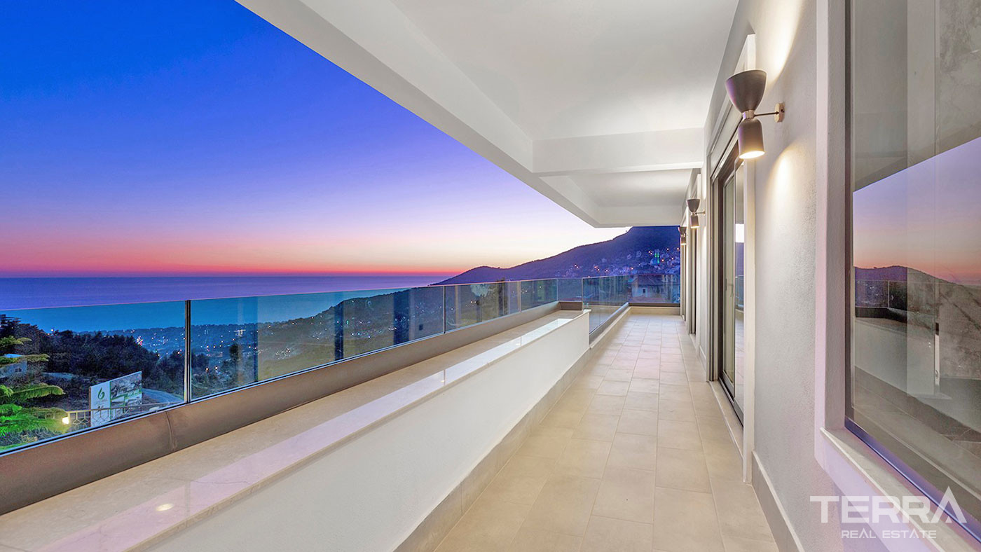 Alanya Luxury Houses for Sale with Sea & Castle View in Bektaş - 50834