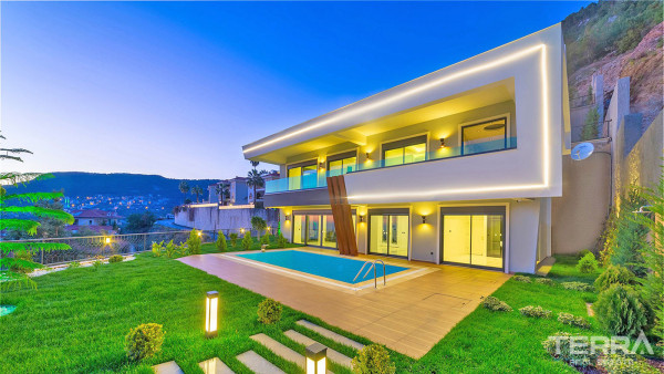 Alanya Luxushäuser zum Verkauf mit Meer- und Schlossblick in Bektaş