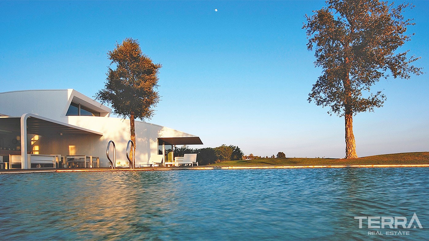 Minimalist Style Houses with Private Pool in La Capellania Malaga