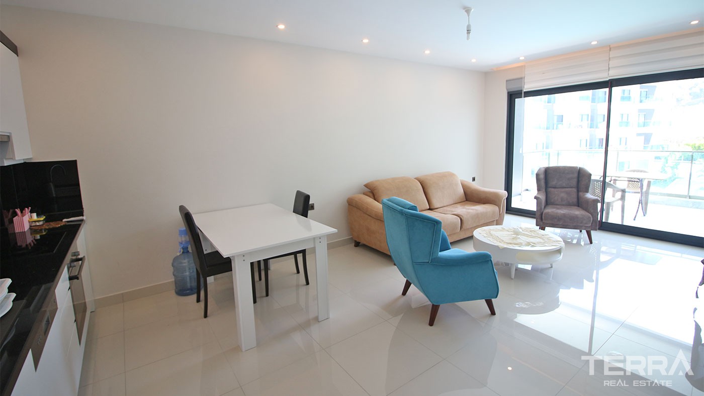 Spacious Apartment in Kargıcak within Walking Distance to the Beach - 27673