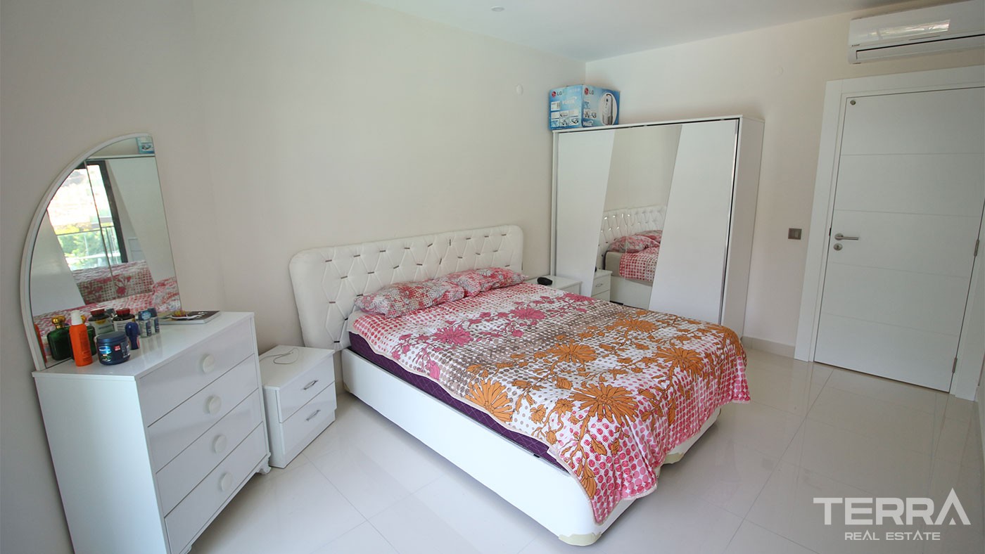 Spacious Apartment in Kargıcak within Walking Distance to the Beach - 27677