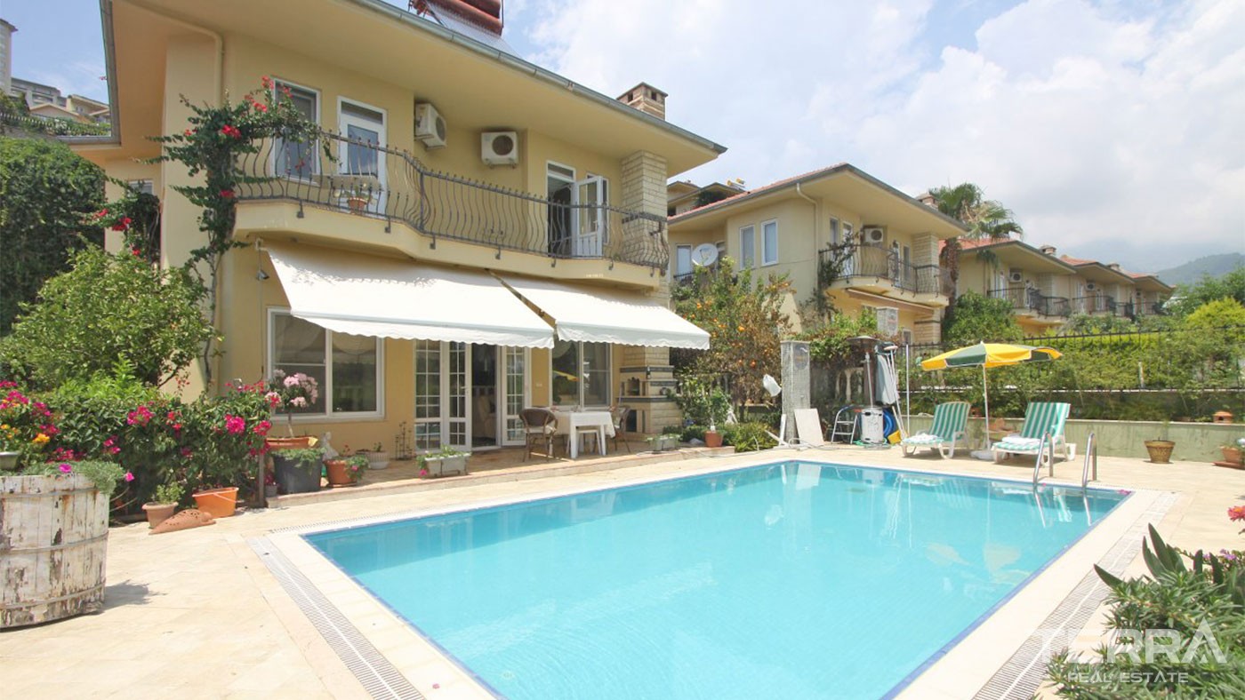 Möblierte freistehende Villa in Alanya Kargıcak mit geräumigem Interie