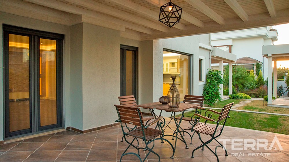 Villa de Luxe Avec 5 Chambres Piscine Commune à Fethiye Centre-Ville - 27821