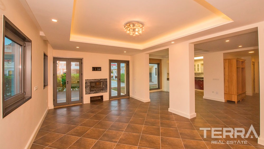 Villa de Luxe Avec 5 Chambres Piscine Commune à Fethiye Centre-Ville - 27831