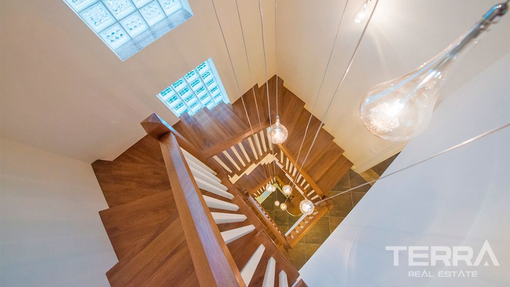 Villa de Luxe Avec 5 Chambres Piscine Commune à Fethiye Centre-Ville - 27837