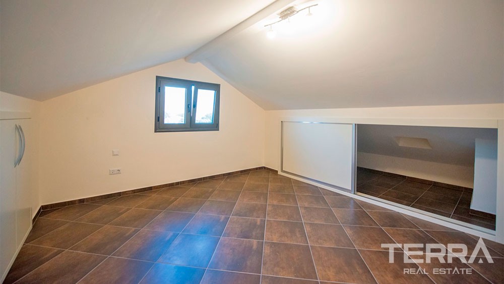 Villa de Luxe Avec 5 Chambres Piscine Commune à Fethiye Centre-Ville - 27838