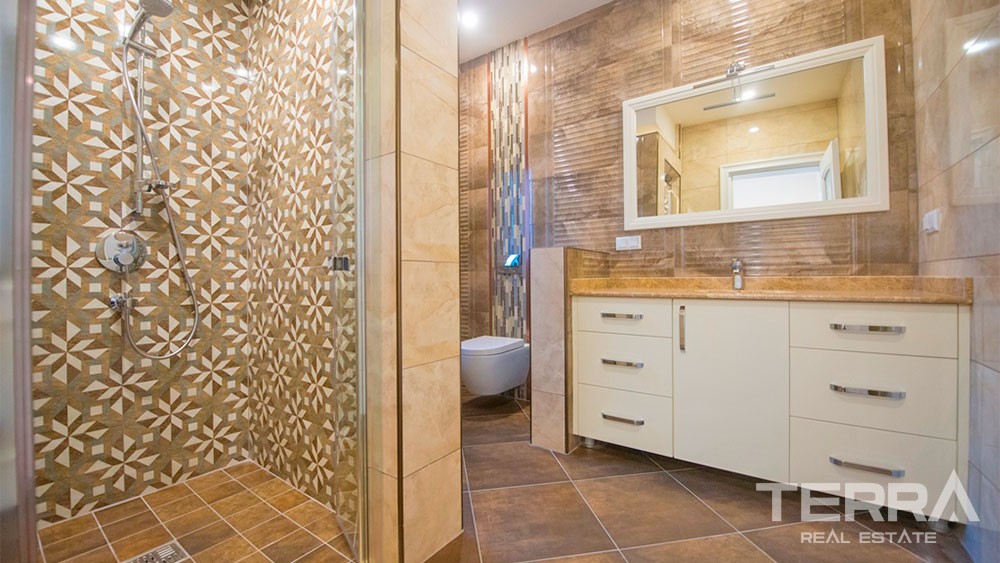 Villa de Luxe Avec 5 Chambres Piscine Commune à Fethiye Centre-Ville - 27840
