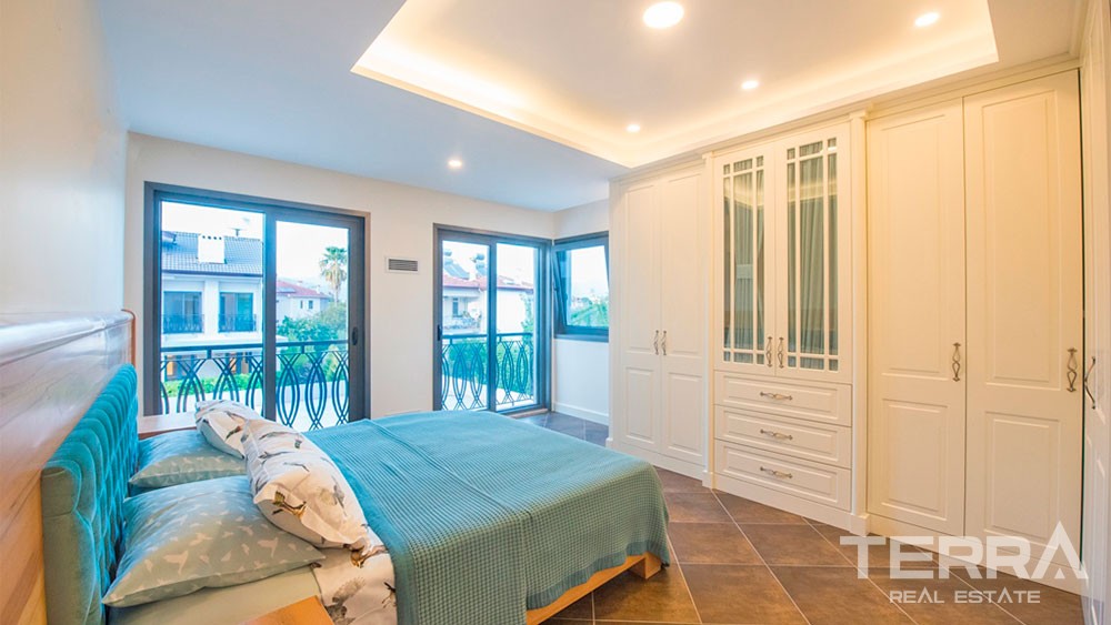 Villa de Luxe Avec 5 Chambres Piscine Commune à Fethiye Centre-Ville - 27843