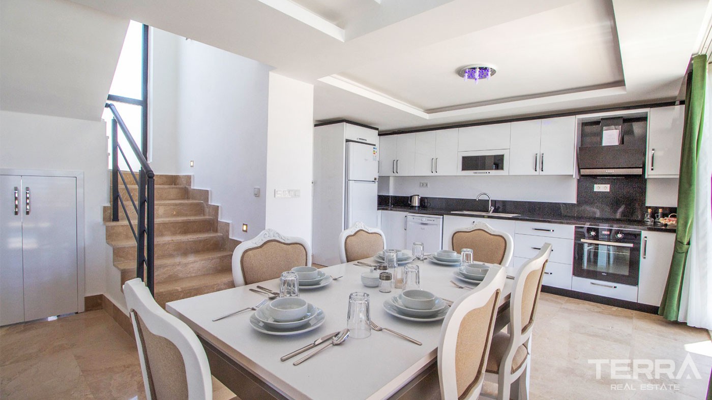 Holiday House  with Pivate Swimming pool for Sale in Ölüdeniz Fethiye - 27951