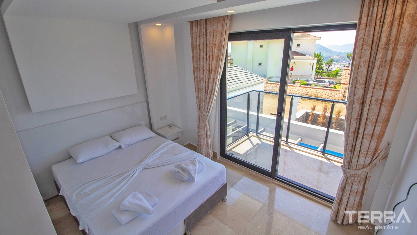 Holiday House  with Pivate Swimming pool for Sale in Ölüdeniz Fethiye - 27960