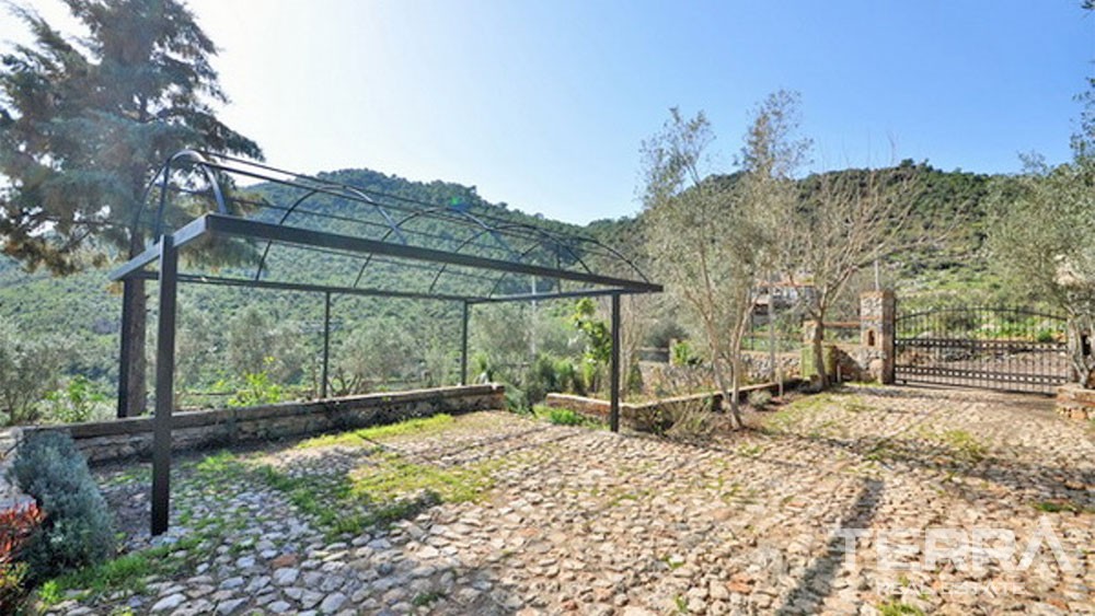 Mountain-view Stone House for Sale in Kayaköy Suitable for Investment - 27973