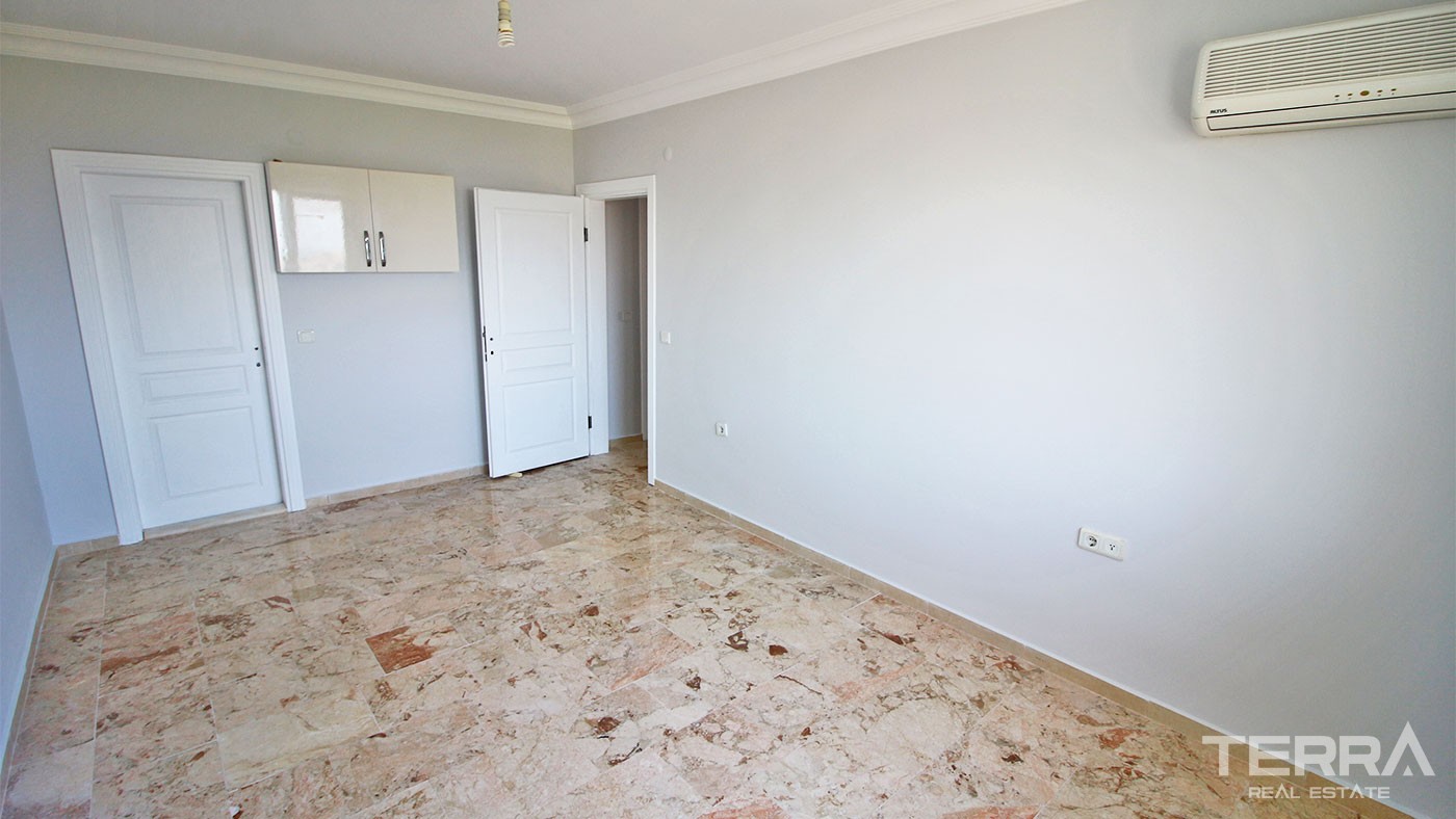 Sea & City View Apartment in Mahmutlar Alanya with Rich Facilities - 28182