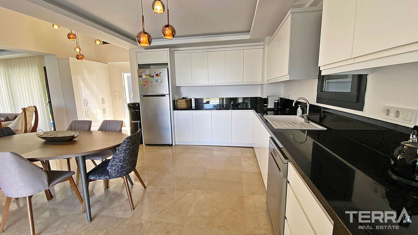 4 Bedroom Stunning Villa with Private Swimming Pool in Ovacık Fethiye - 77085