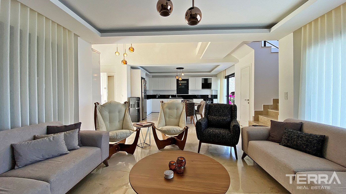 4 Bedroom Stunning Villa with Private Swimming Pool in Ovacık Fethiye - 77087