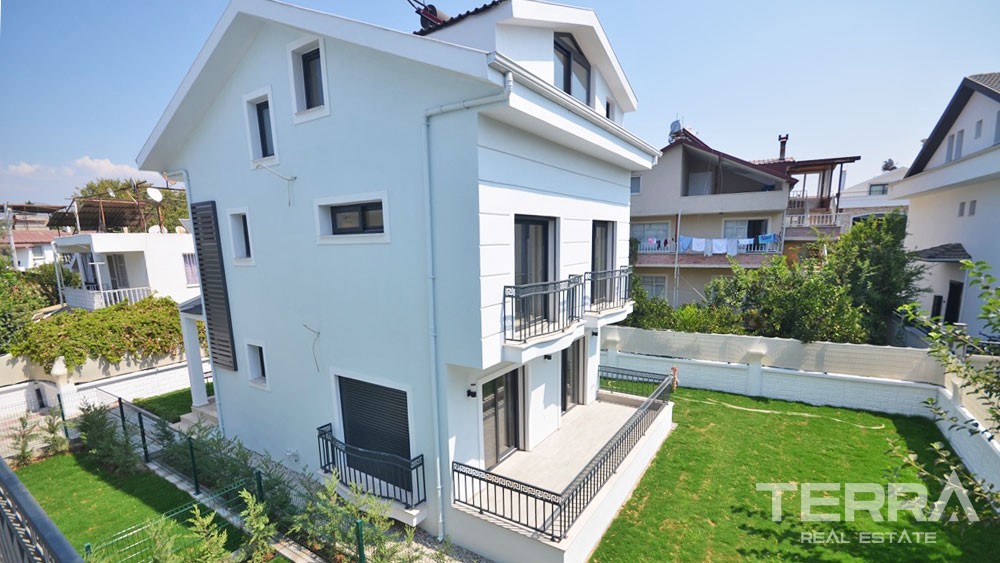 Charmante Villa Dans un Emplacement de Prestige à Fethiye Centre - 28496