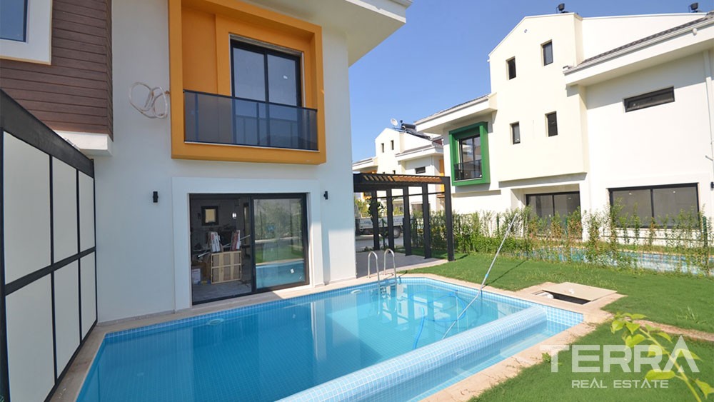 Emplacement de Choix Maison à Fethiye Centre Ville Proche de Commerces - 28574