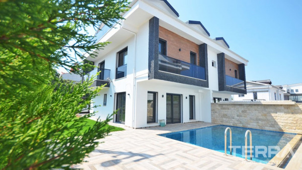 Maison Indépendante En Bordure de Ville de Fethiye Avec Piscine Privée