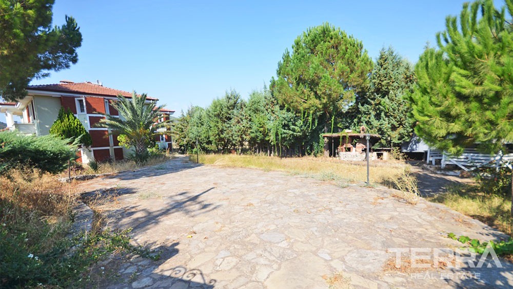 Investment Property for Sale in Fethiye Kayaköy with a Large Plot - 28690
