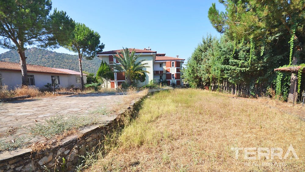 Investment Property for Sale in Fethiye Kayaköy with a Large Plot - 28696