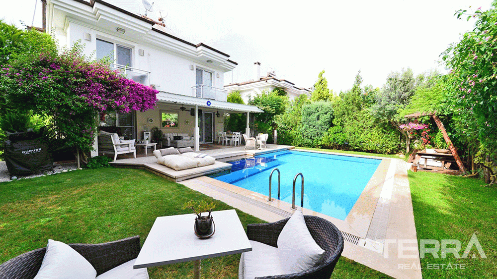 Freistehende Fethiye Villa zum Verkauf in Çalıs mit privatem Pool