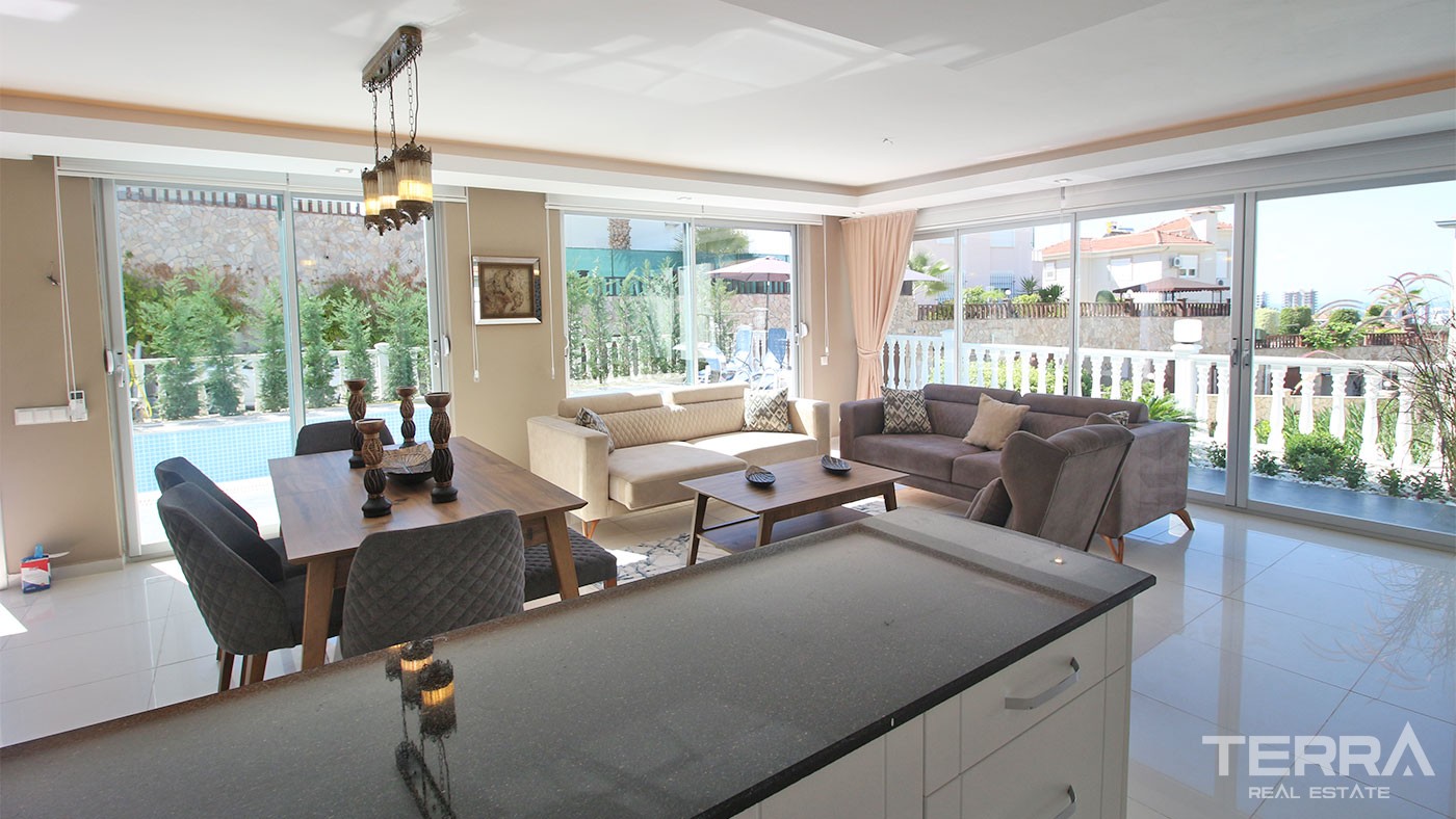 Moderne Villa zum Verkauf in Alanya Kargıcak mit privatem Pool& Garten