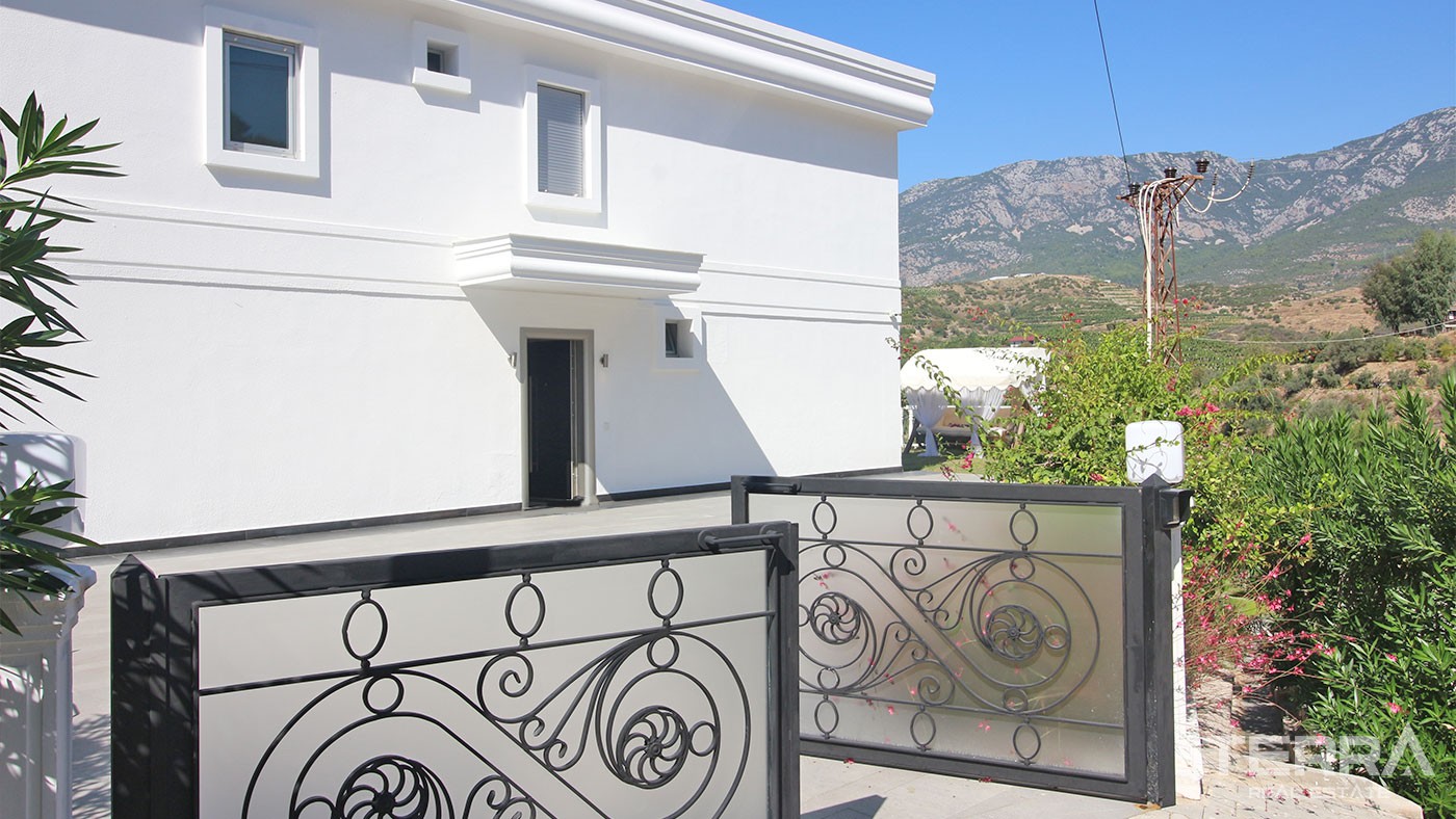 Sea View Villa for Sale in Alanya Kargıcak Surrounded by Nature - 29725