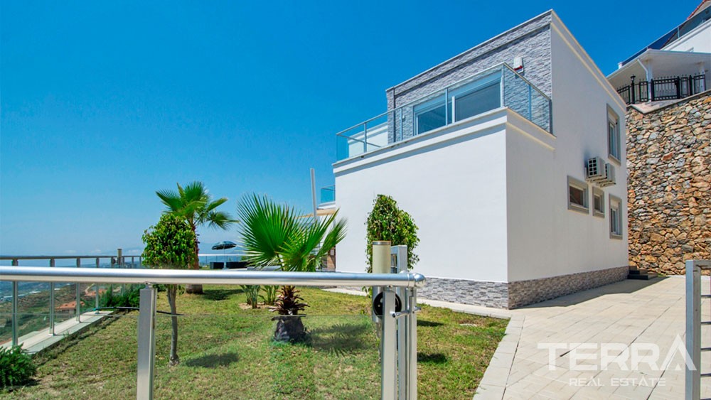 Furnished Alanya Villa for Sale in Kargıcak with Endless Sea View - 29652