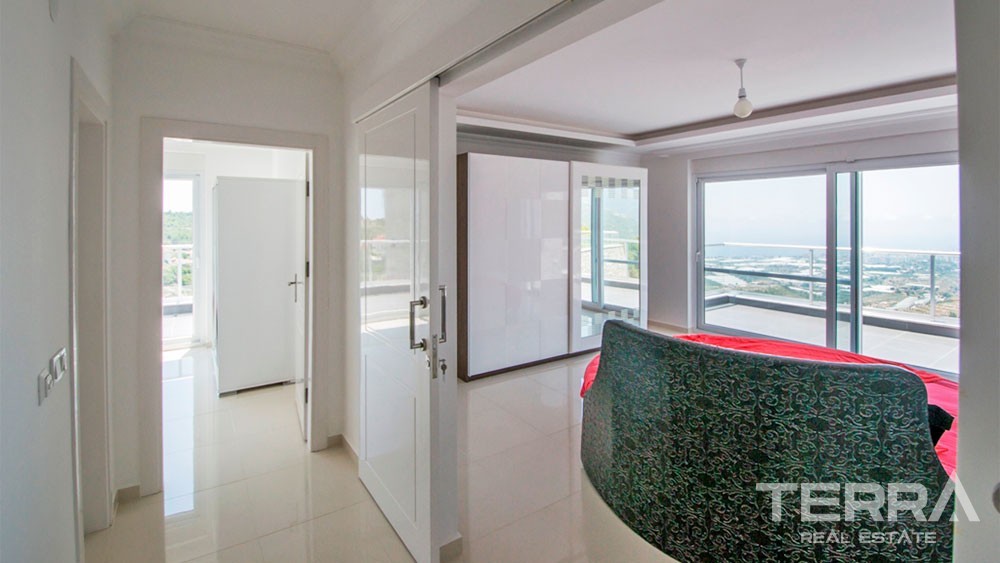 Furnished Alanya Villa for Sale in Kargıcak with Endless Sea View - 29670