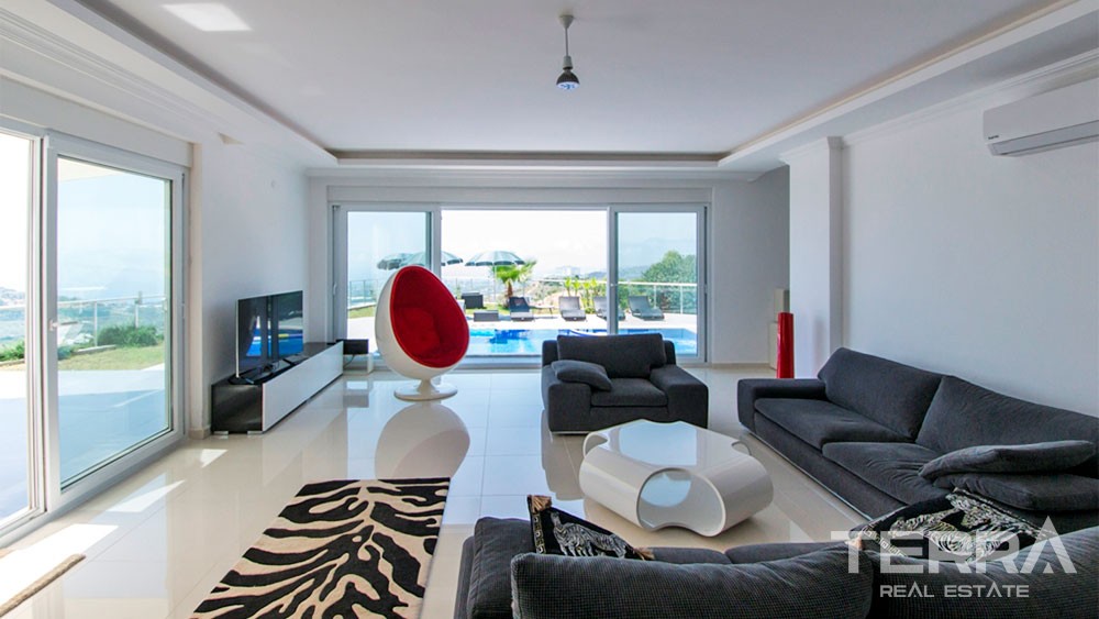 Furnished Alanya Villa for Sale in Kargıcak with Endless Sea View - 29673