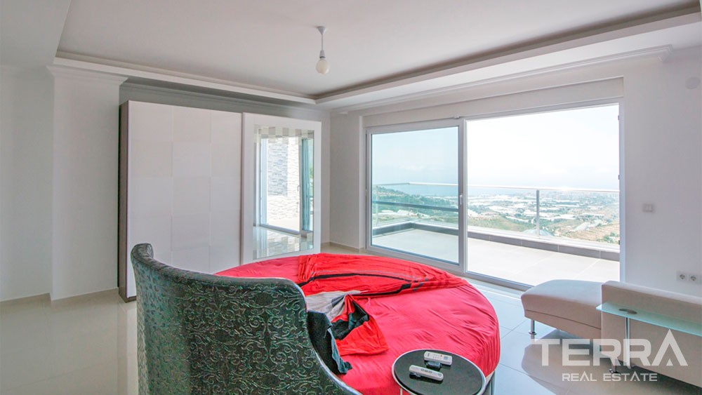 Furnished Alanya Villa for Sale in Kargıcak with Endless Sea View - 29677