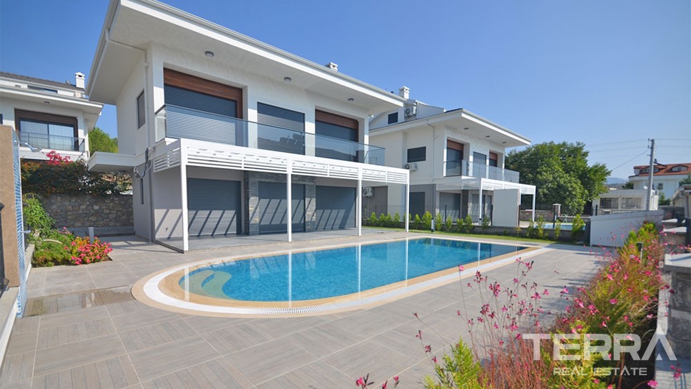 Neugebaute Fethiye Villa zum Verkauf in Çalış, 3km vom Strand entfernt