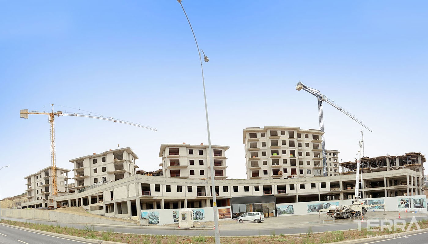 Lake View Apartments for Sale Located in Istanbul Bahçeşehir - 30757