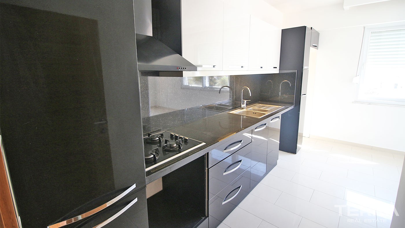 Location in AlanyaAuthentic Turkish Apartment for Sale at a Prime - 30767