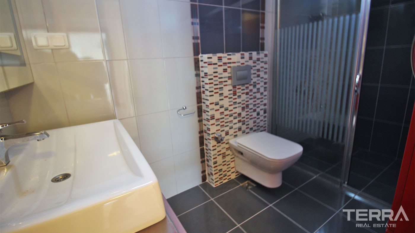 Location in AlanyaAuthentic Turkish Apartment for Sale at a Prime - 30774