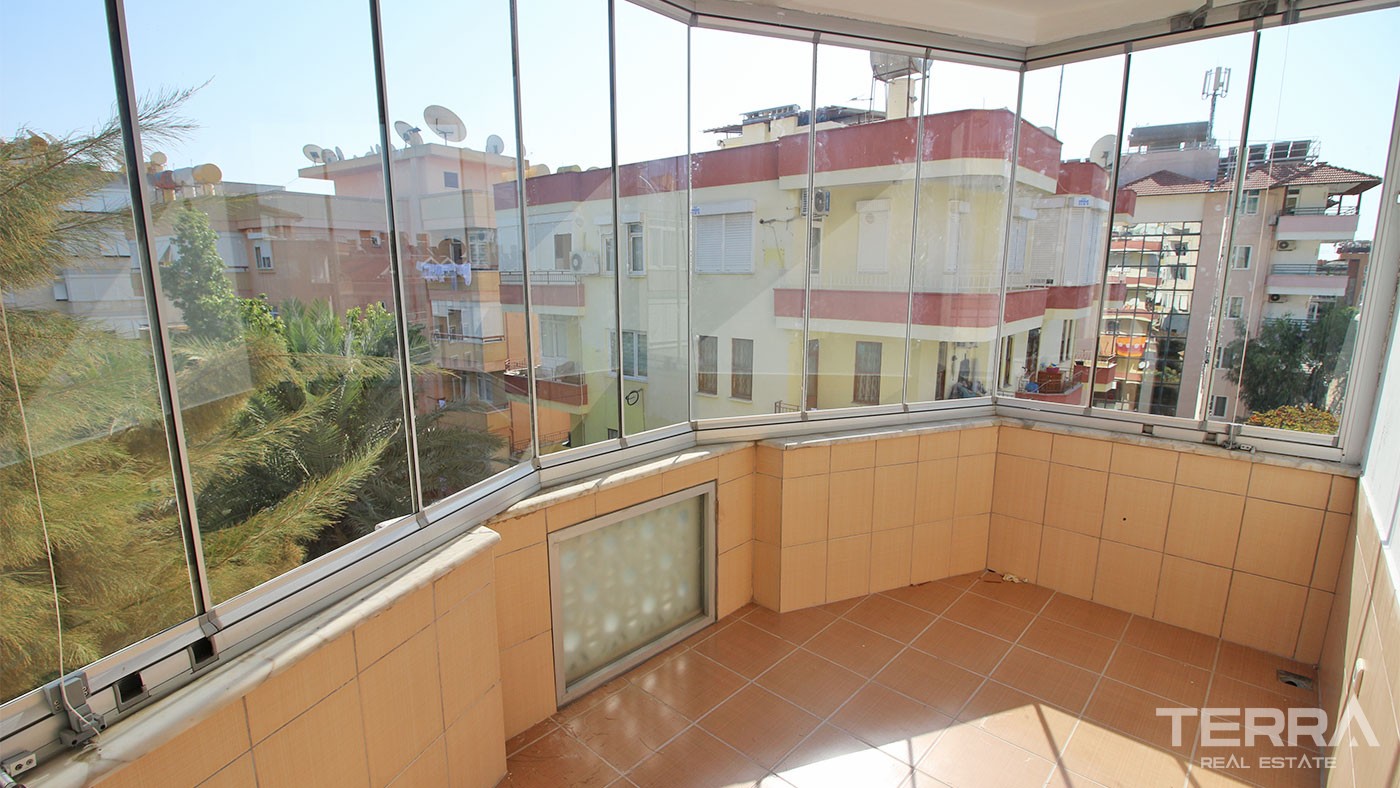 Location in AlanyaAuthentic Turkish Apartment for Sale at a Prime - 30780