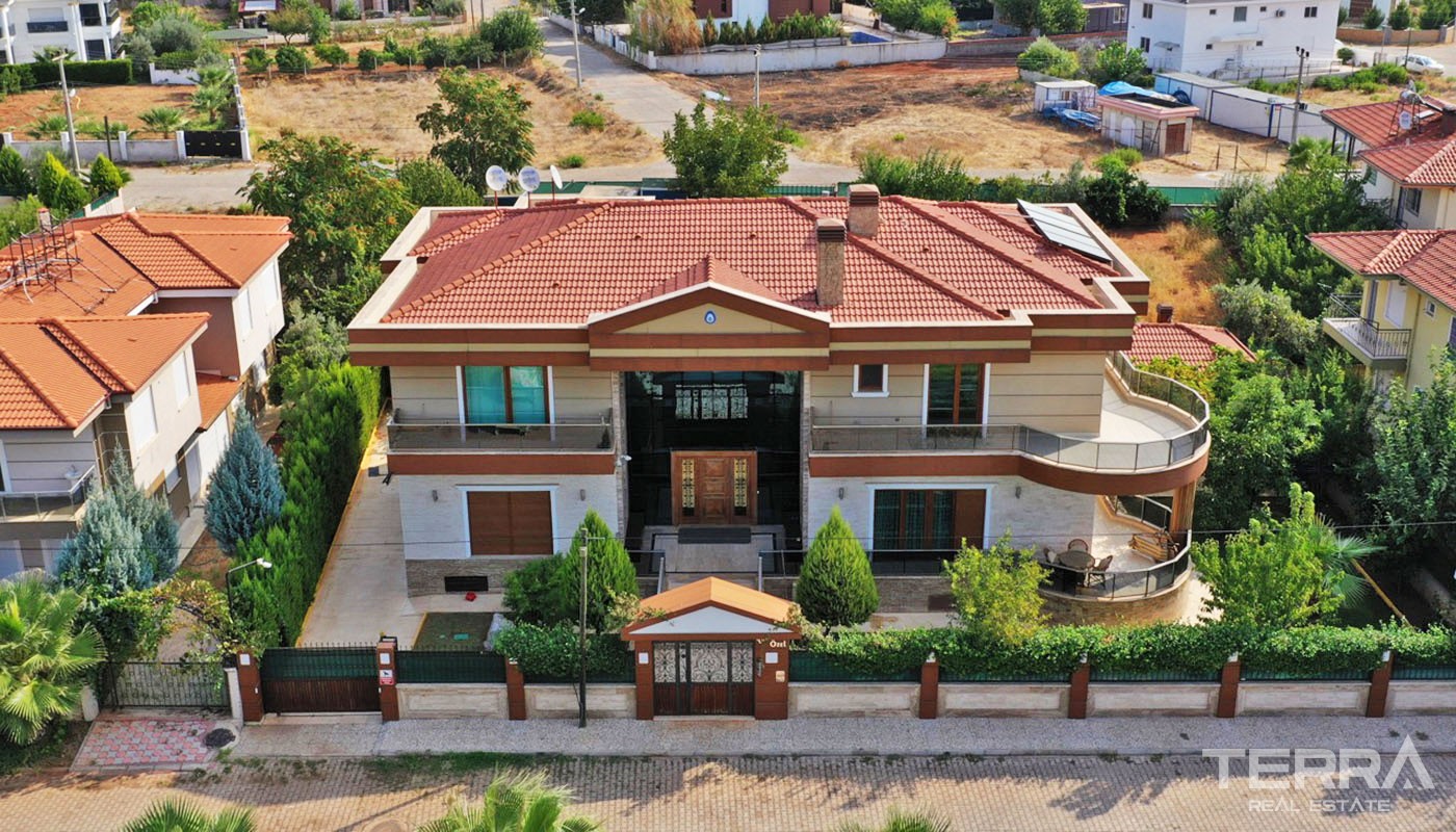 Outstanding Villa in Antalya Döşemealtı Suitable for Investment - 31055