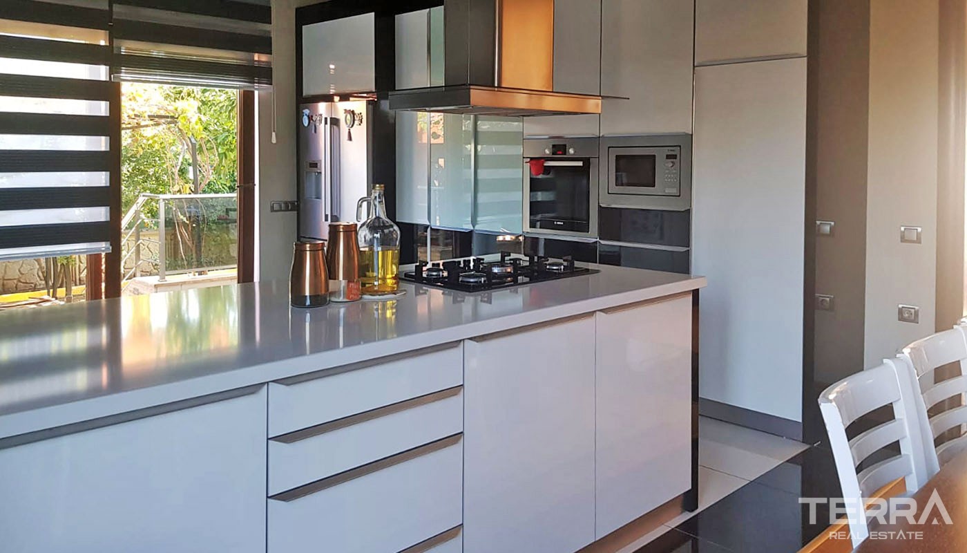 Outstanding Villa in Antalya Döşemealtı Suitable for Investment - 31065