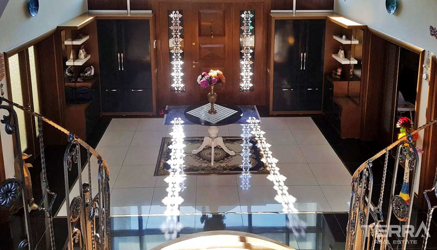 Outstanding Villa in Antalya Döşemealtı Suitable for Investment - 31075